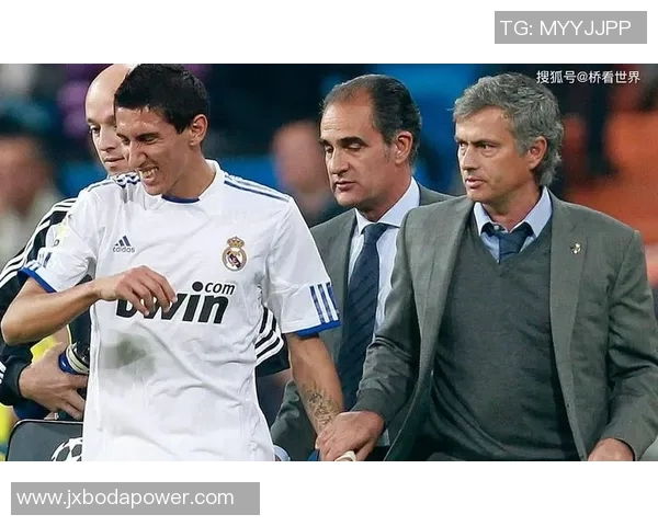 足球明星穿西装的魅力瞬间欣赏与时尚风格解析